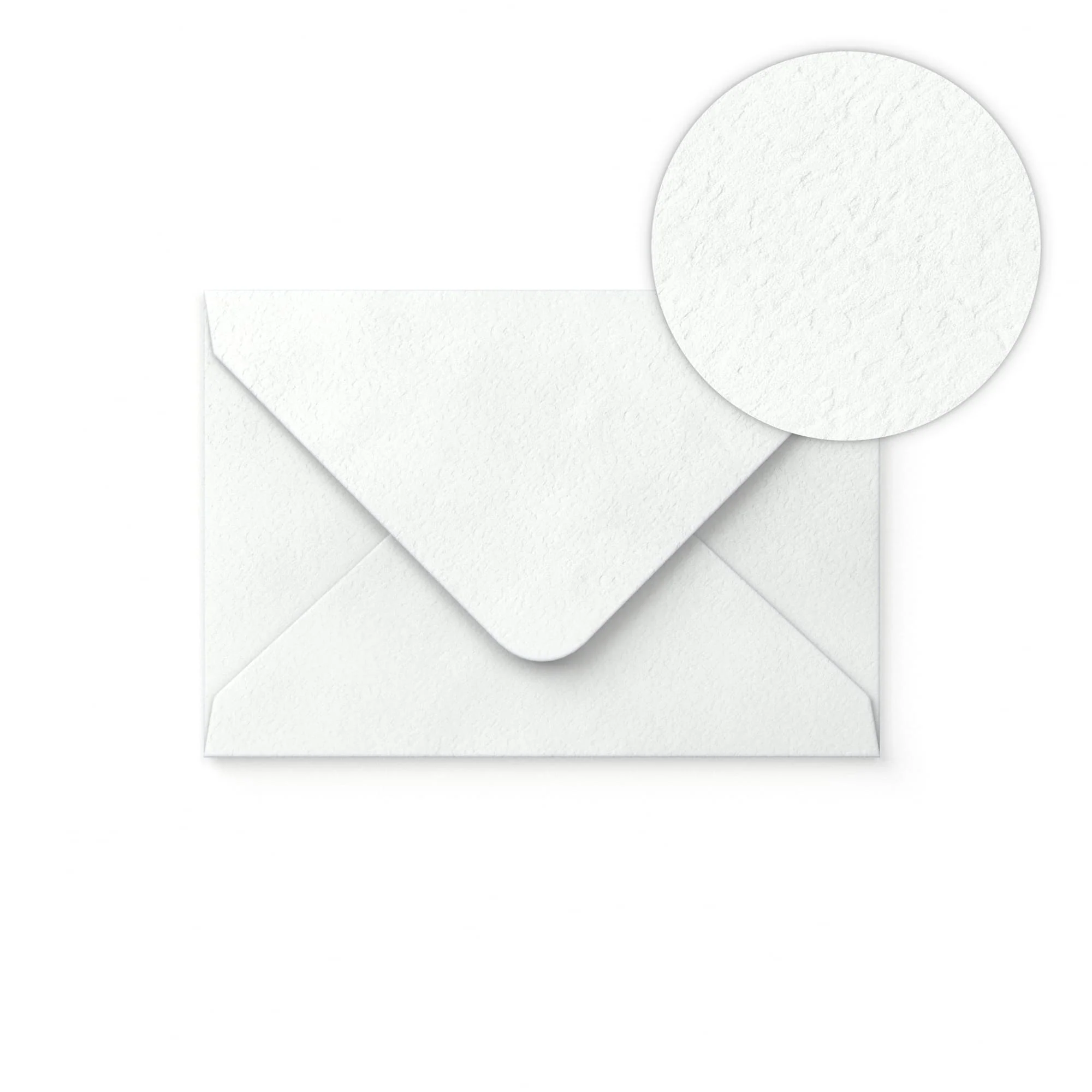 Witte envelop met hamerslagstructuur 65x94 mm