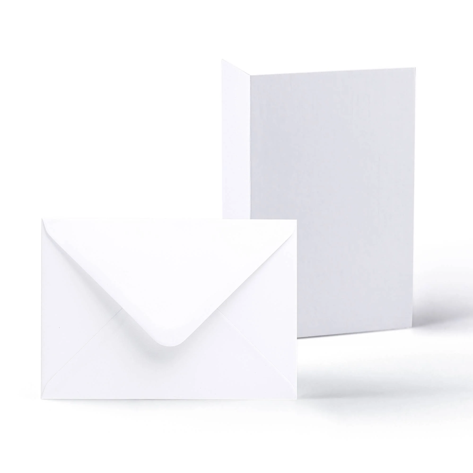 Set witte gladde kaarten en enveloppen – verpakking